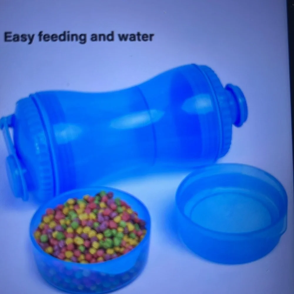 Vivitar Pet Portable Feeder & Water Bottle NWT